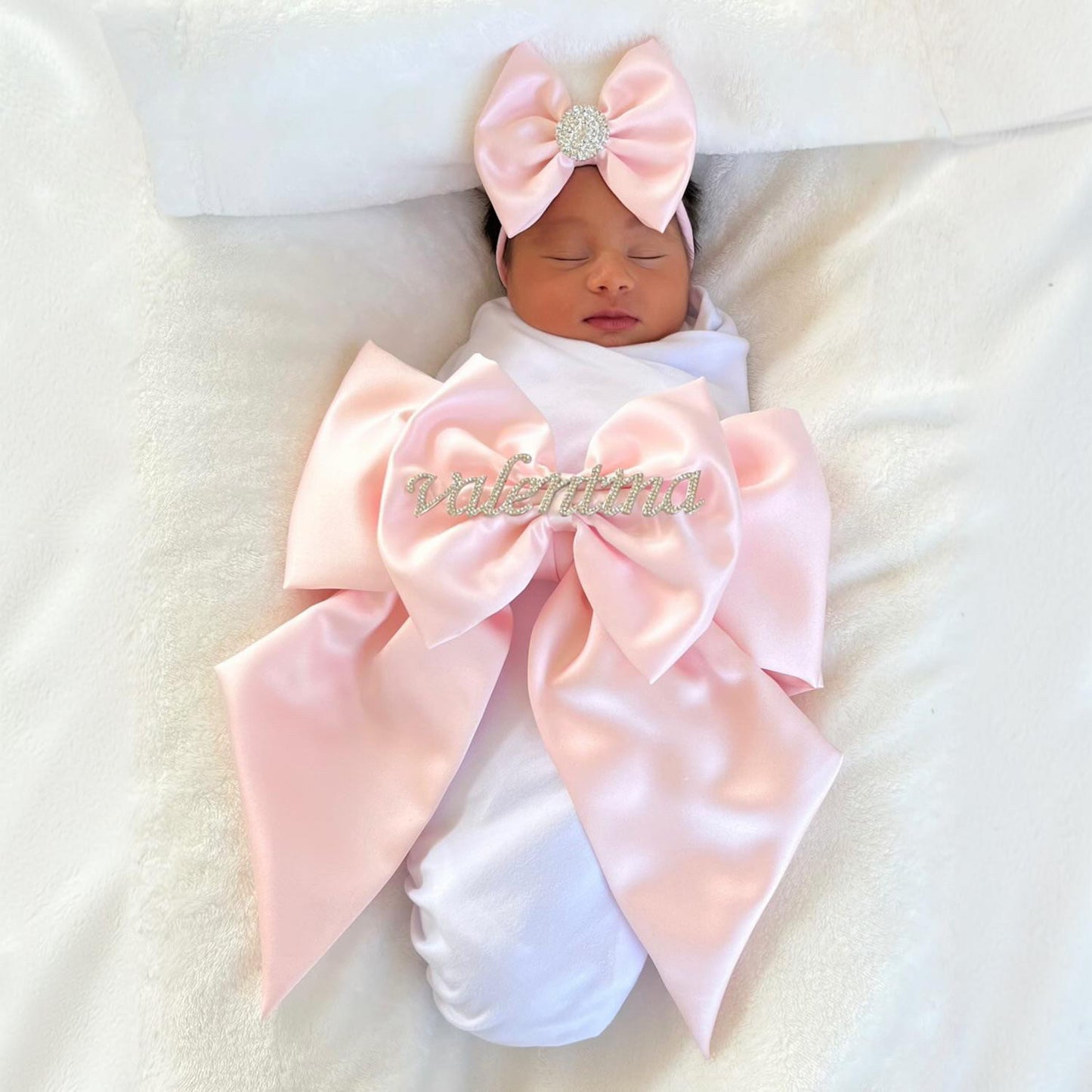 Personalized Nameplate 3 Piece Swaddle Set with Itty-Bitty Headbow